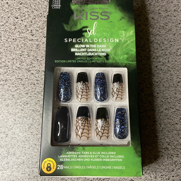 Kiss Halloween Nails 💅 🕸 🕷 Special Design - Picture 1 of 4